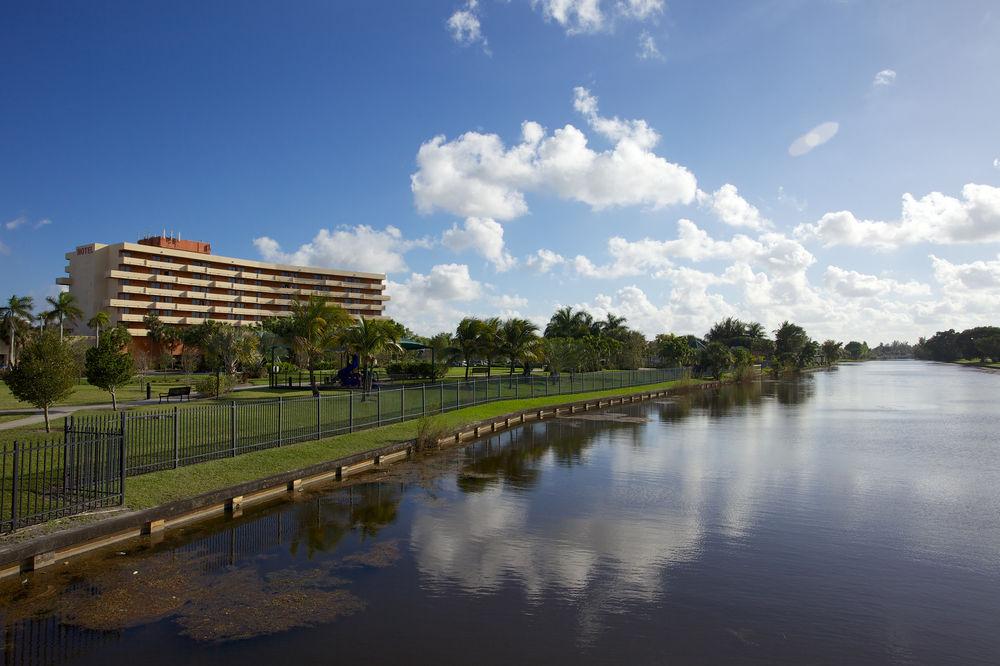 Chateau Mar Golf Resort, Trademark Collection By Wyndham Lauderhill Buitenkant foto