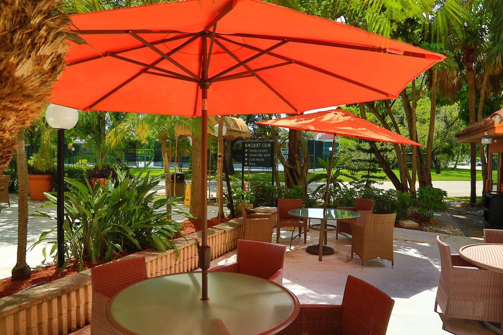 Chateau Mar Golf Resort, Trademark Collection By Wyndham Lauderhill Buitenkant foto